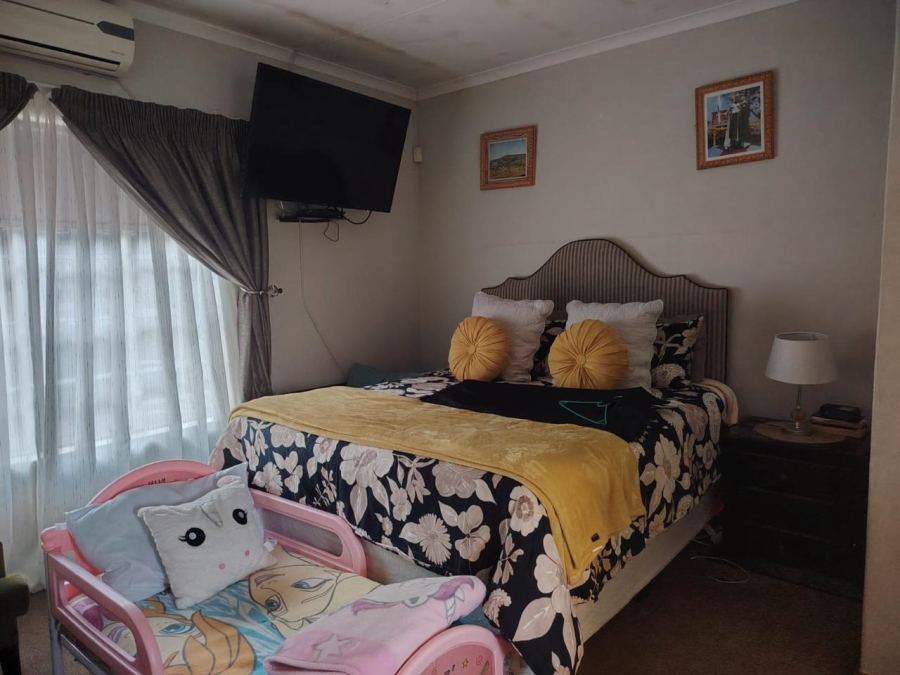 3 Bedroom Property for Sale in Geelhoutpark North West